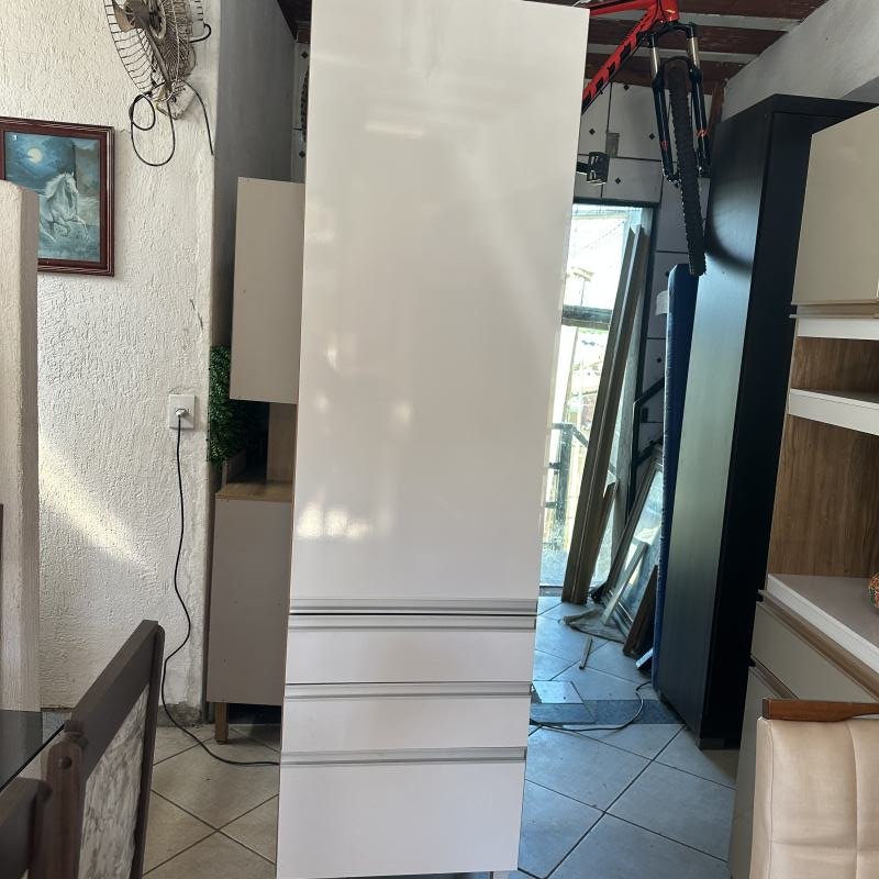Paneleiro com 1 porta e 3 gavetas