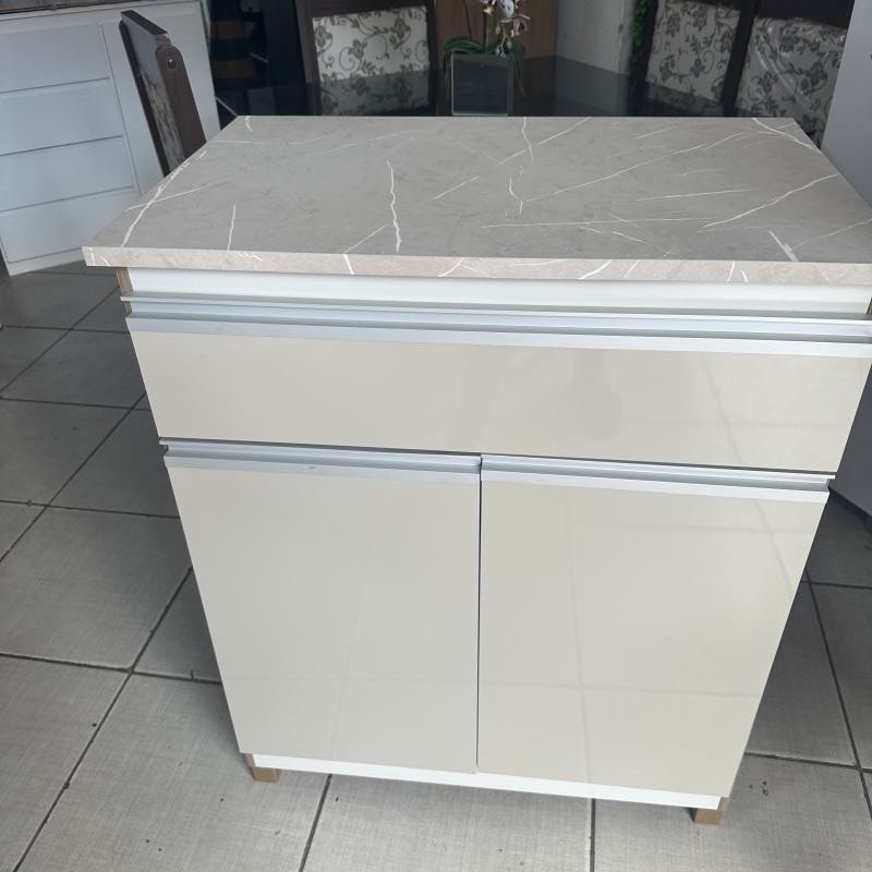 Armário com 2 portas 1 gavetas